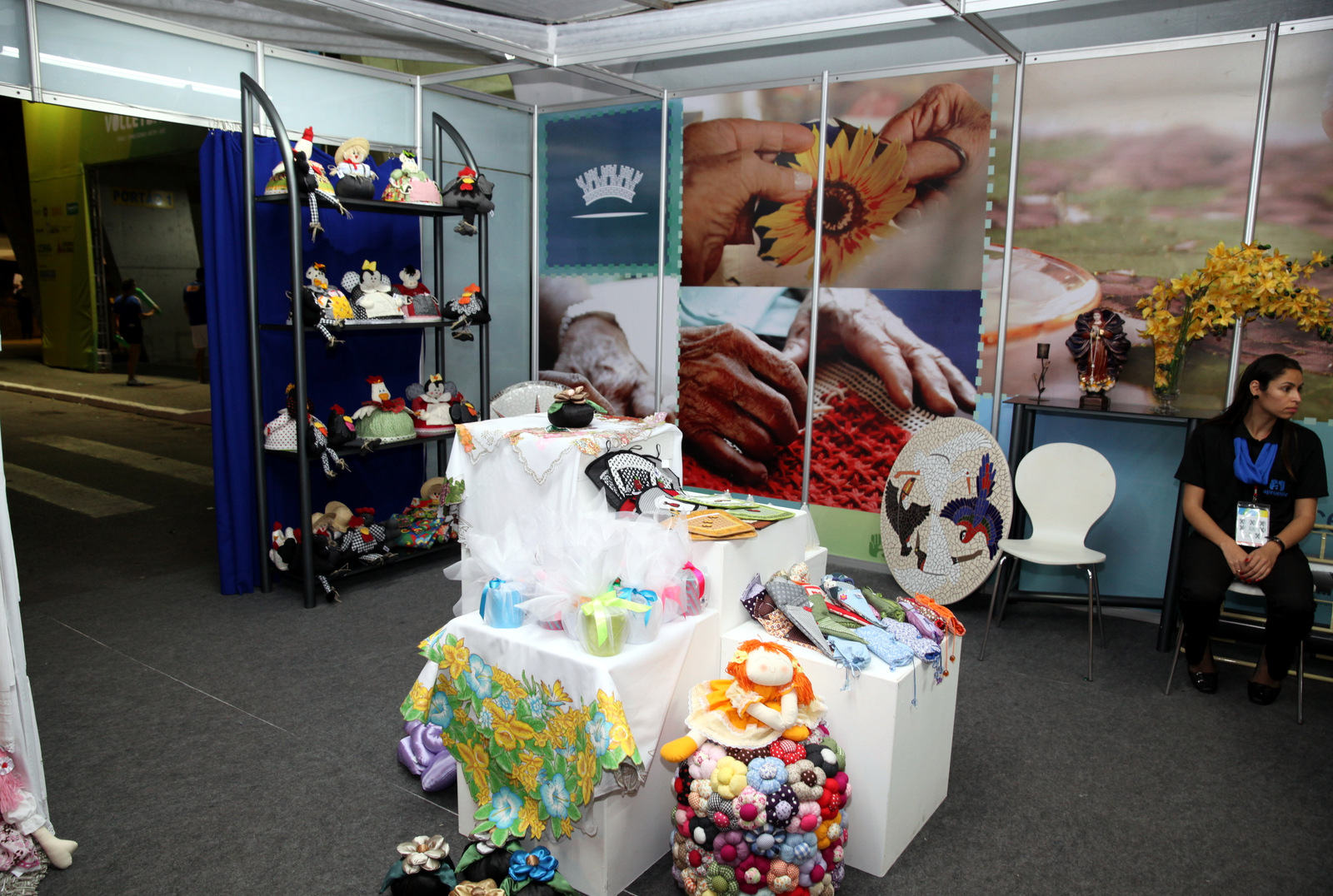 Stands com artesanato mineiro (2)